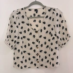 Vero Moda cute button up top, like new!